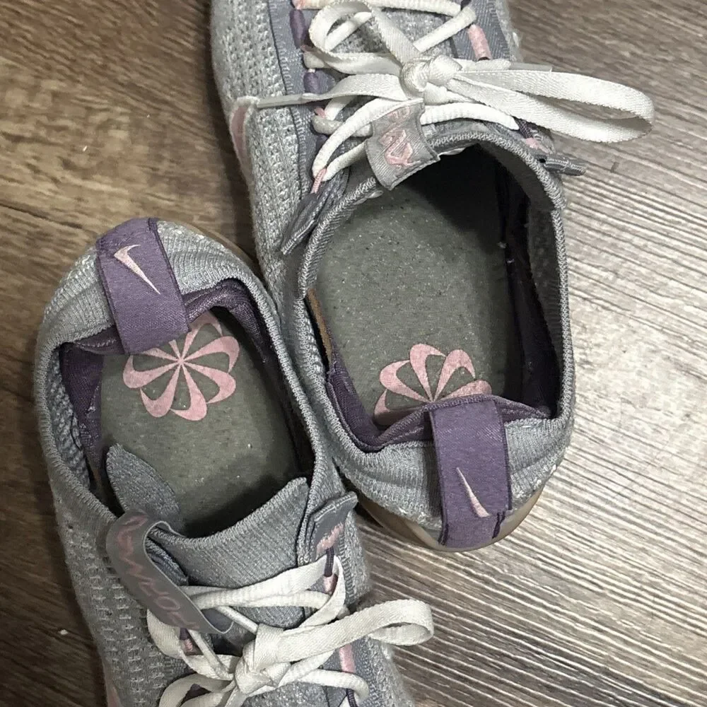 Nike Air Vapormax Youth Size 6 Gray Pink Purple